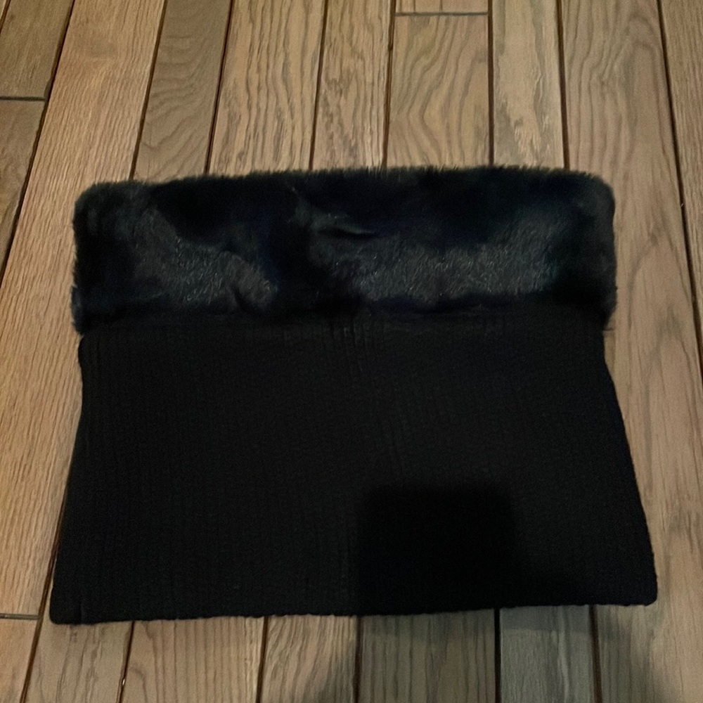 New with Tags Faux Fur/Knit Tube Scarf